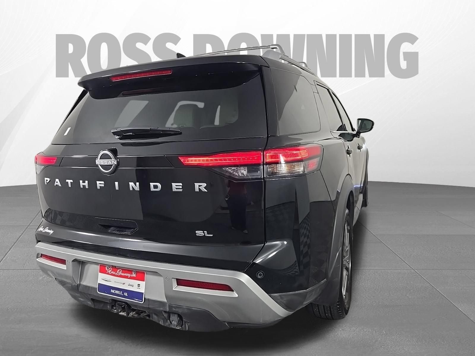 Used 2025 Nissan Pathfinder SL w/ SL Premium Package FWD image 4