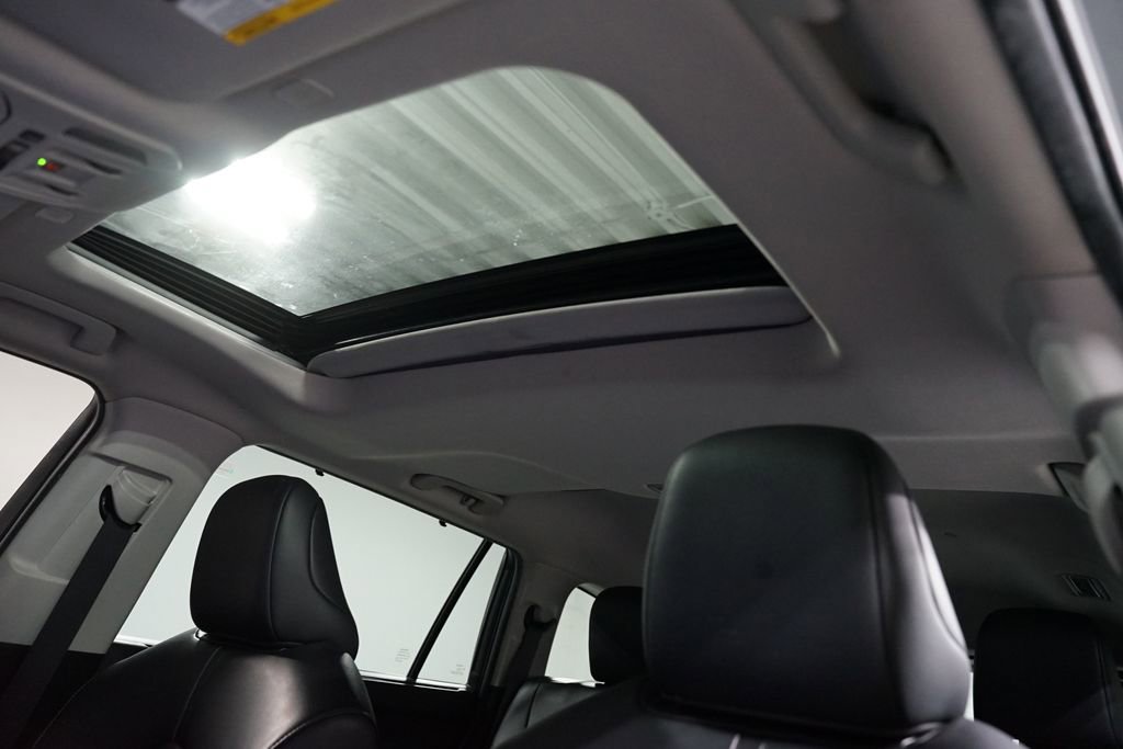 Certified 2024 Toyota Highlander XLE image 35