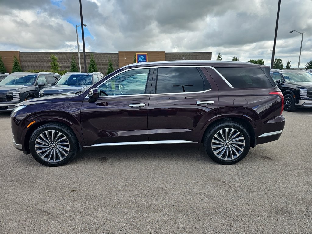 Certified 2024 Hyundai Palisade Calligraphy FWD image 2