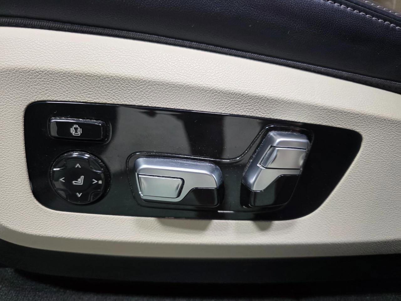 Used 2022 BMW X5 xDrive45e w/ Executive Package image 17