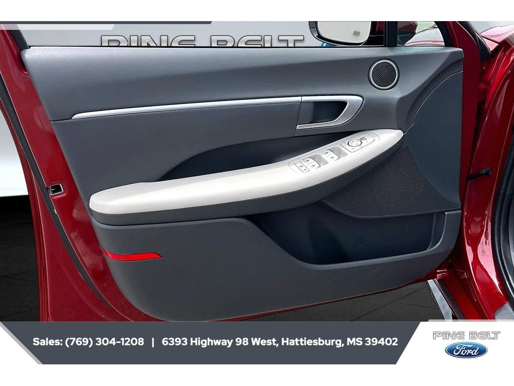 Used 2025 Hyundai Sonata SEL FWD image 17