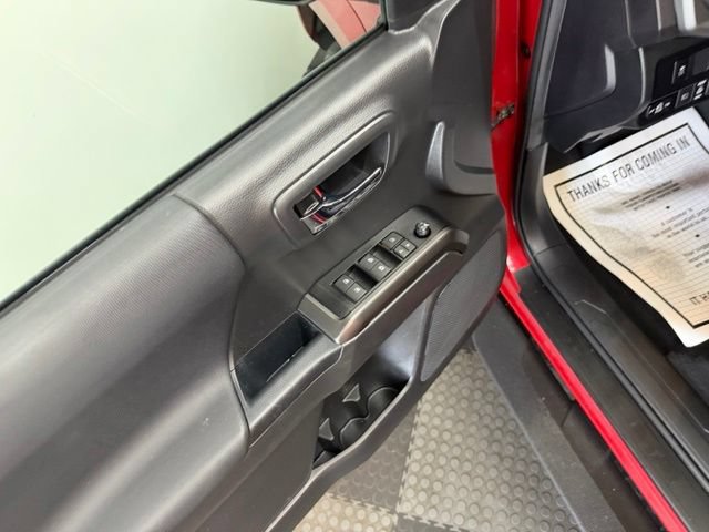 Used 2022 Toyota Tacoma TRD Sport AWD/4WD image 22