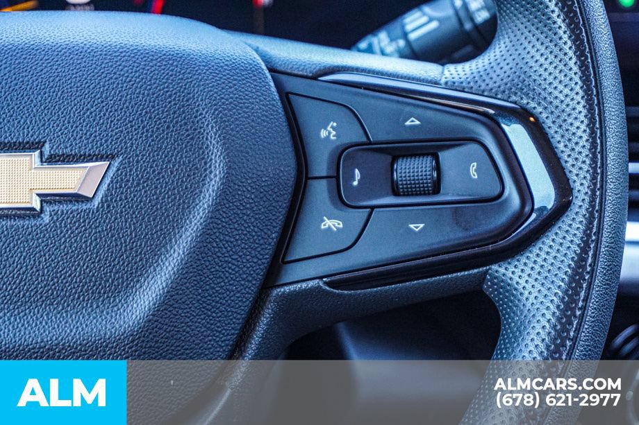 Used 2025 Chevrolet Trax LT FWD image 29
