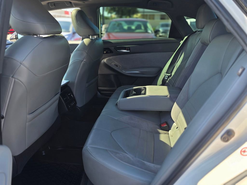 Used 2019 Toyota Avalon Touring w/ Carpet Mat Package image 14