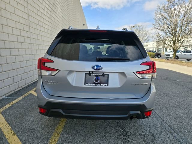 Used 2022 Subaru Forester Premium image 8