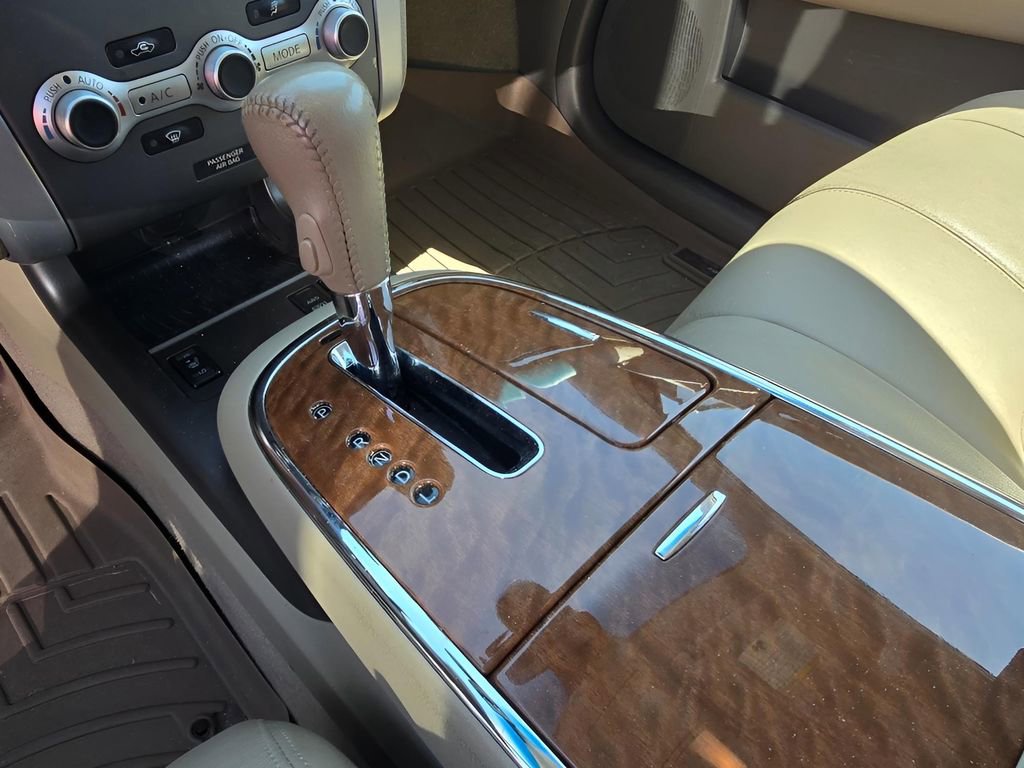 Used 2014 Nissan Murano LE w/ Platinum Edition Package AWD/4WD image 16