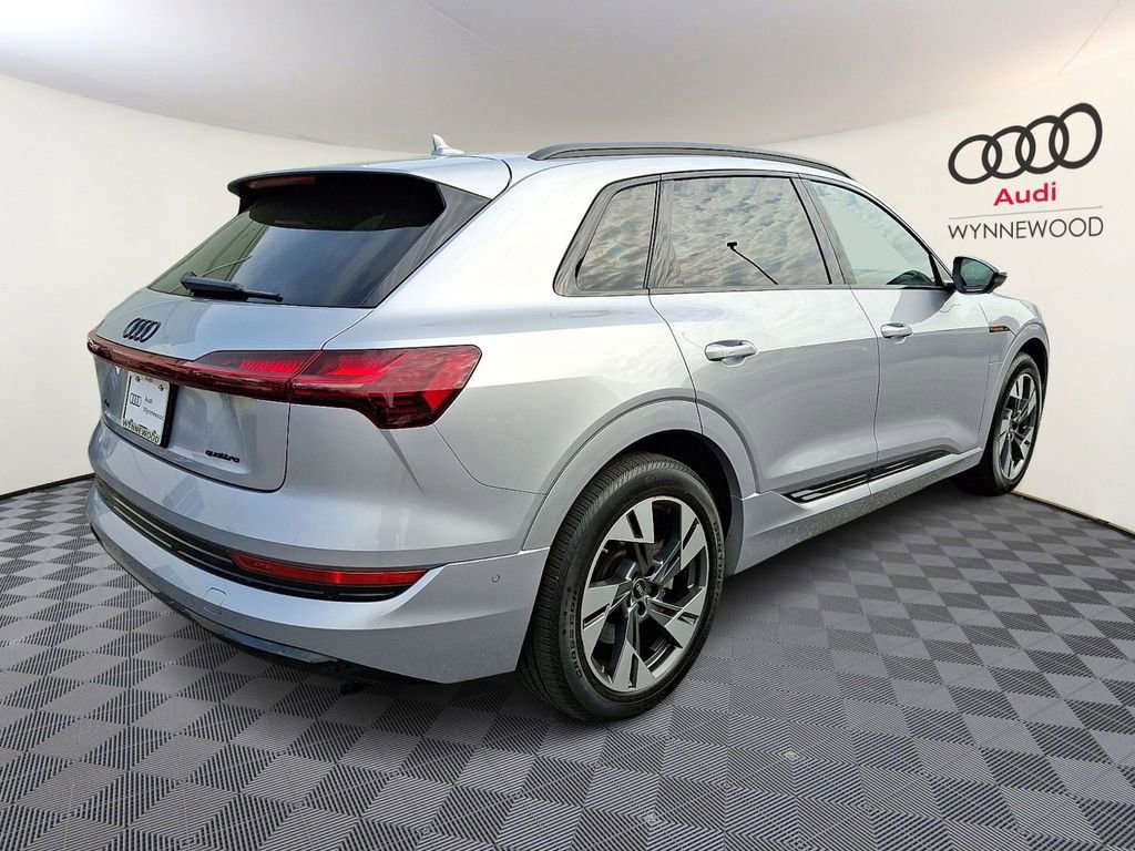 Used 2023 Audi e-tron Premium w/ Convenience Plus Package image 6