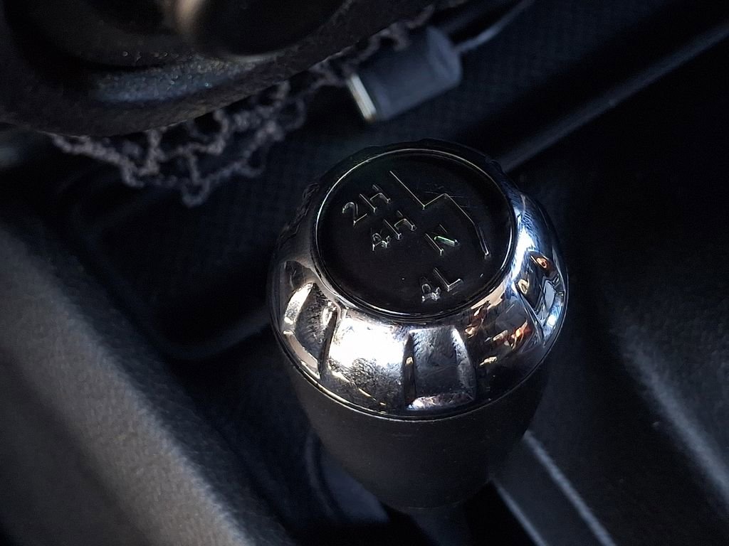 Used 2018 Jeep Wrangler Unlimited Sahara w/ Connectivity Group image 20