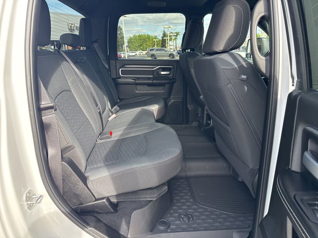 New 2026 RAM 3500 Big Horn AWD/4WD image 15