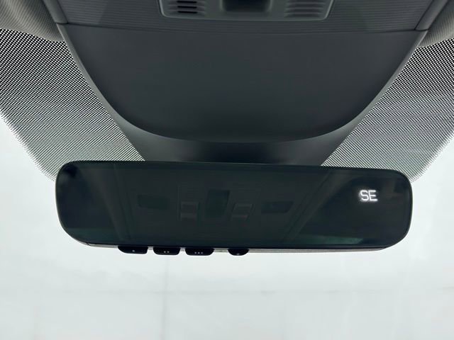 Certified 2025 Volkswagen Taos SE w/ Panoramic Sunroof Package AWD/4WD image 28