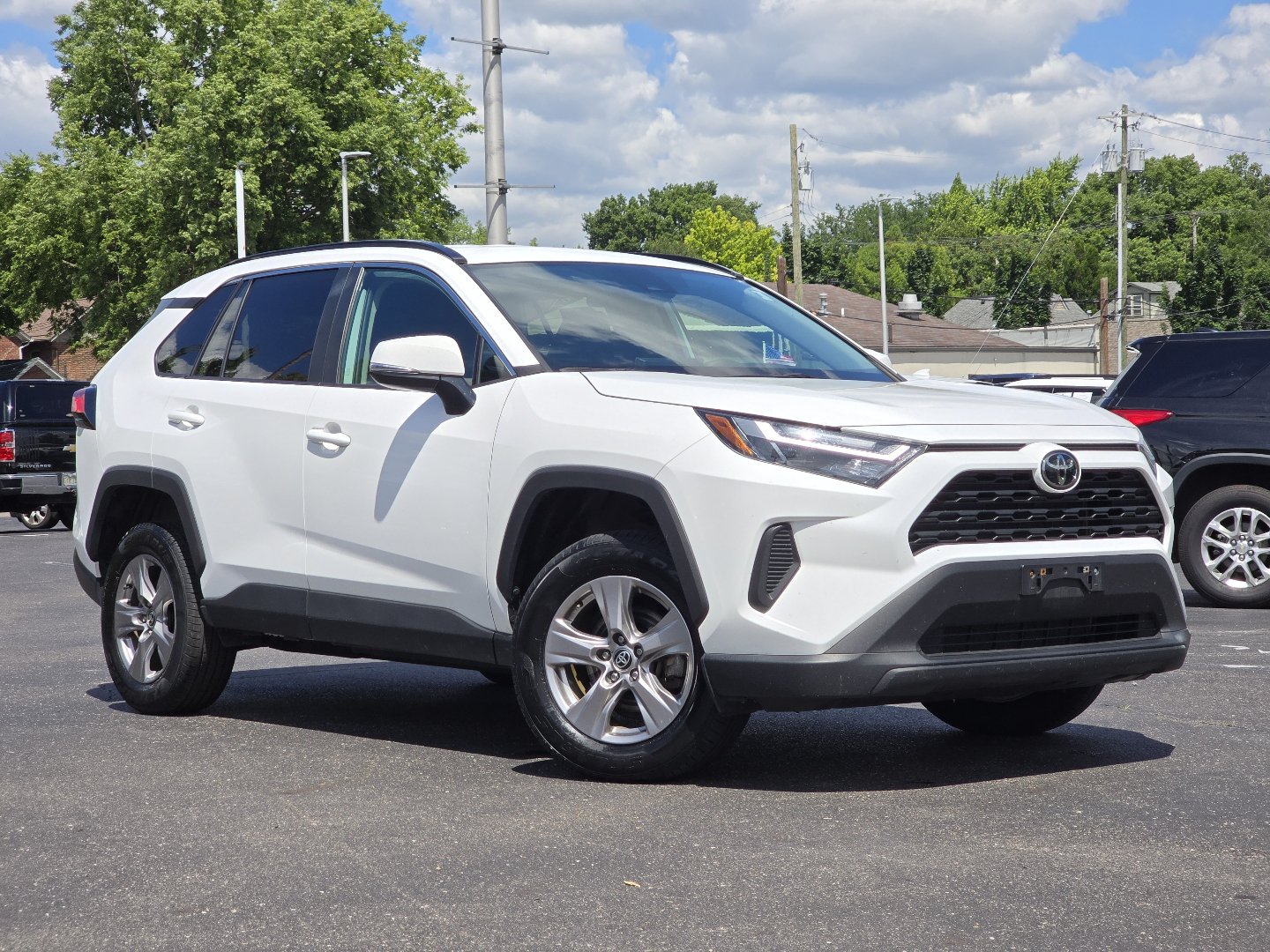 Used 2024 Toyota RAV4 XLE FWD image 2