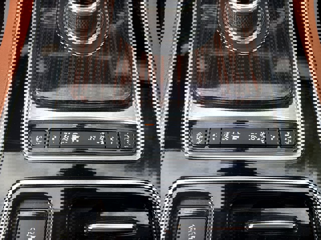 Used 2018 Jaguar XF Portfolio image 31