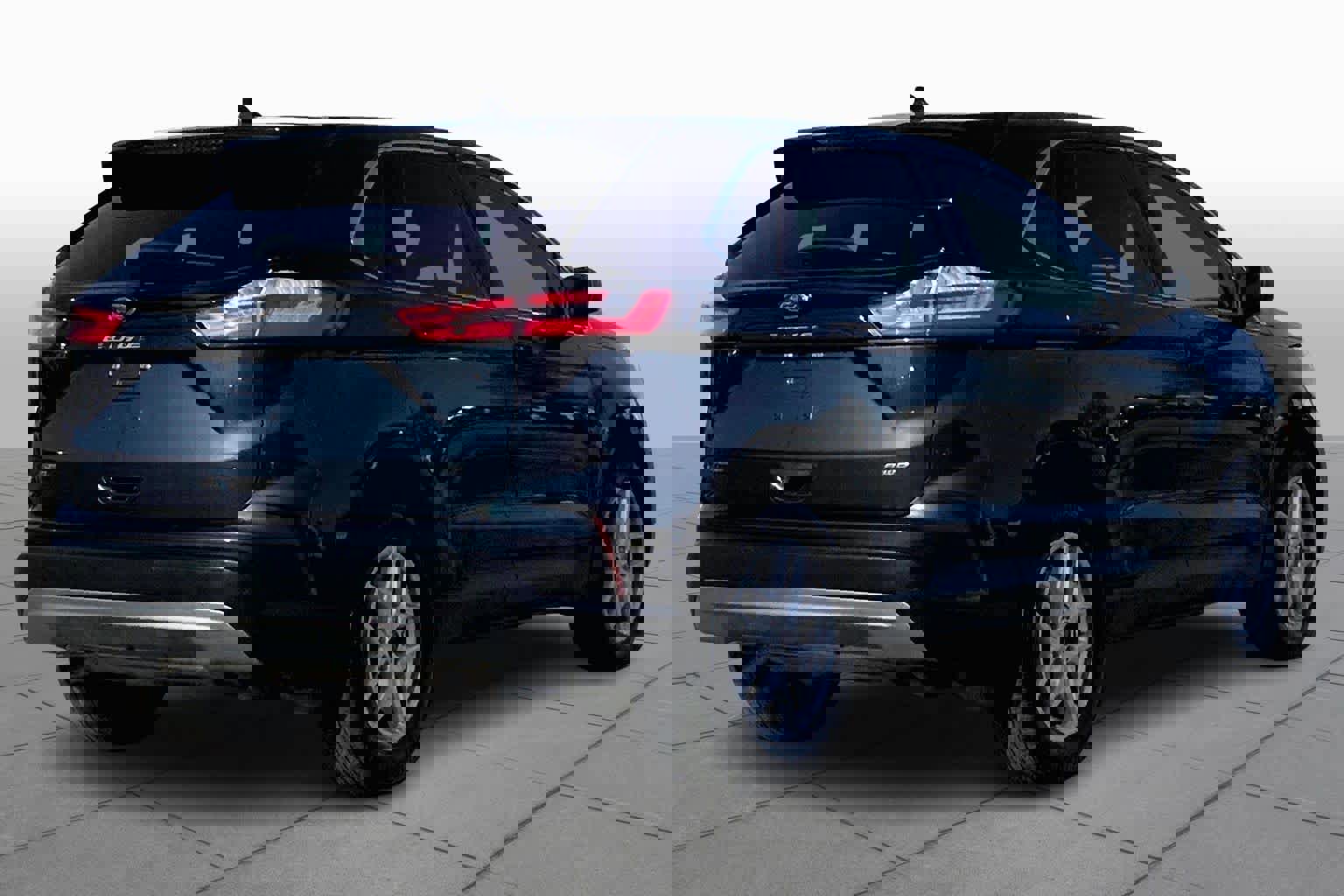 Used 2024 Ford Edge SEL w/ Convenience Package image 13