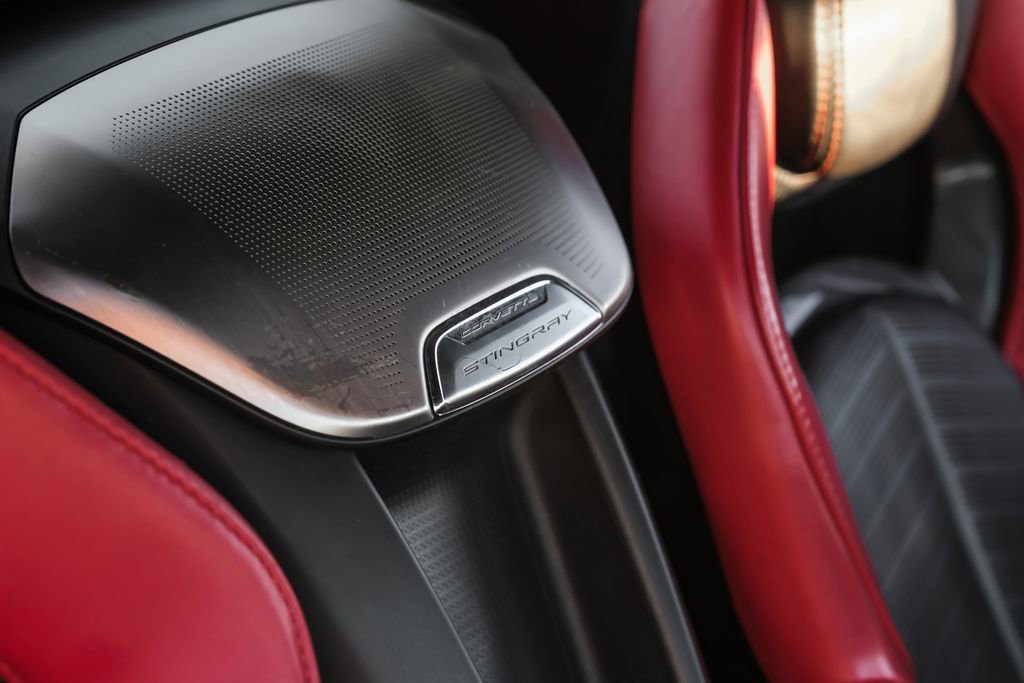 Used 2022 Chevrolet Corvette Stingray Premium Conv w/ Z51 Performance Package image 39