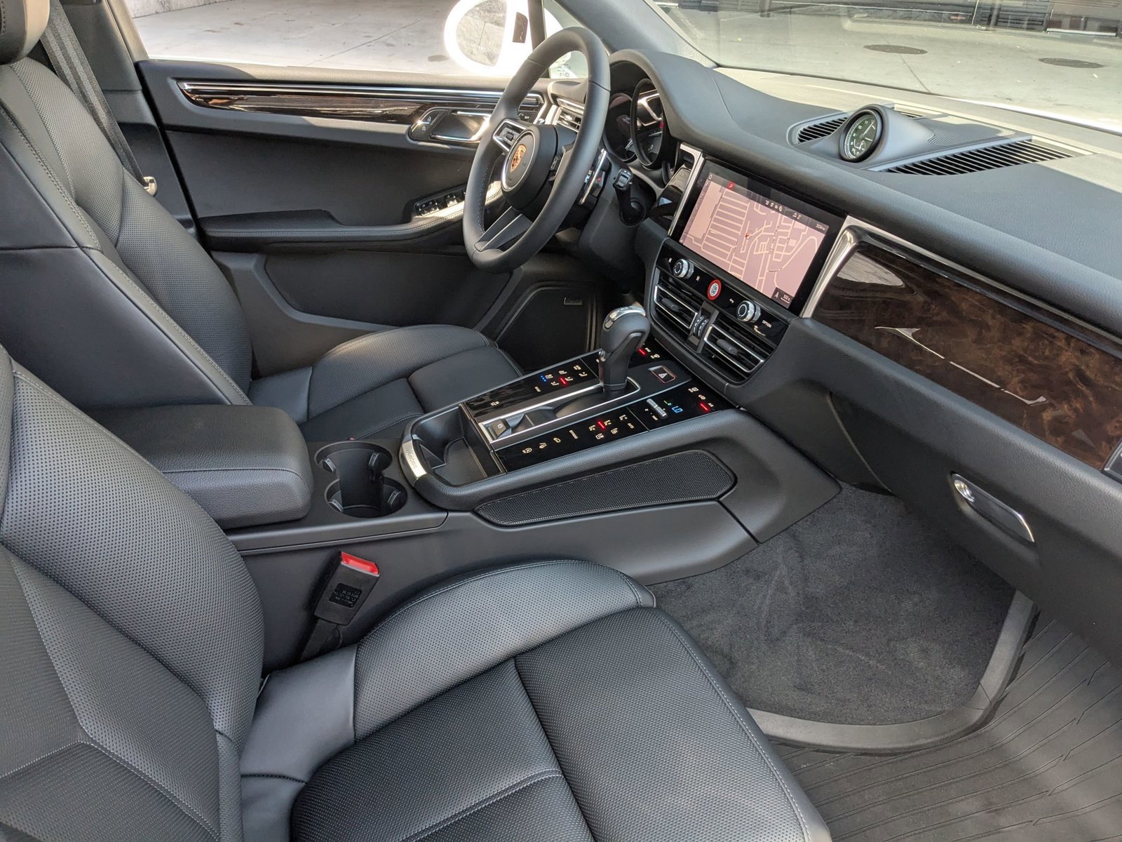 New 2026 Porsche Macan image 27