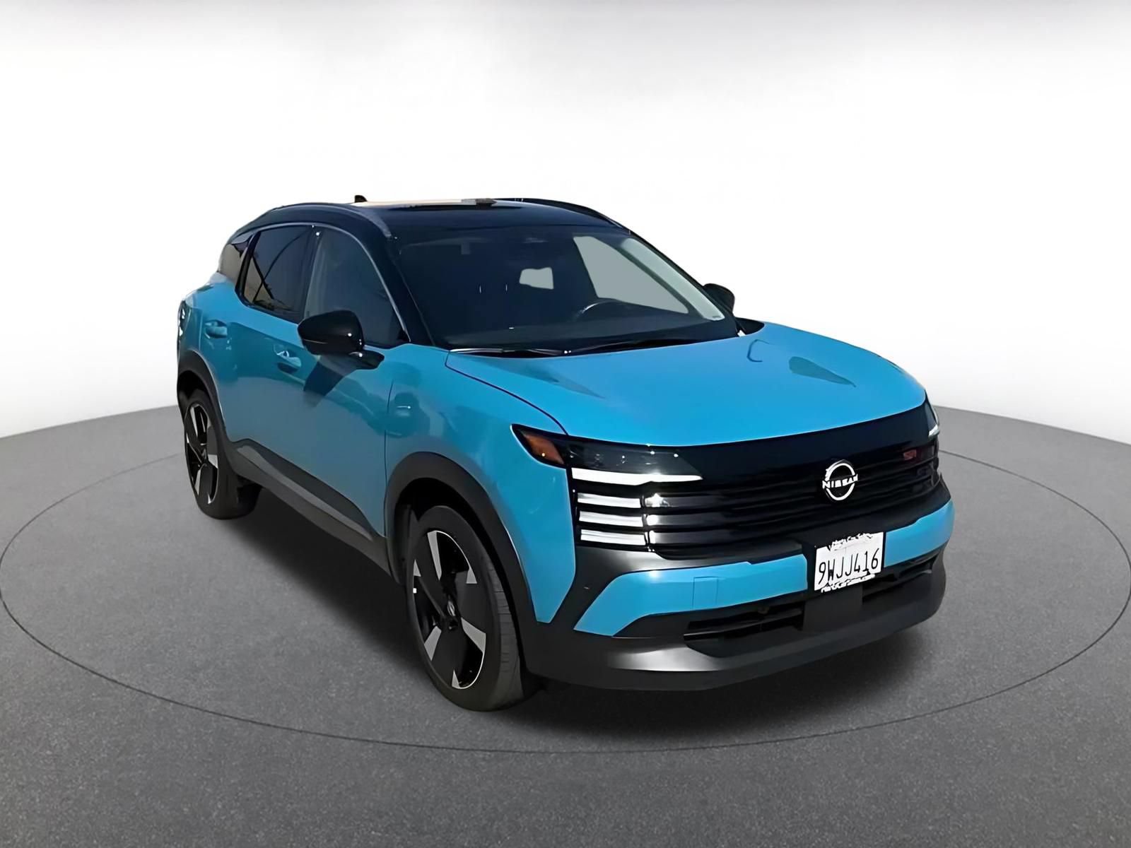 Used 2026 Nissan Kicks SR FWD image 3