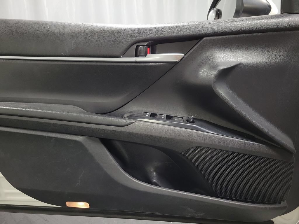 Used 2019 Toyota Camry SE FWD image 20