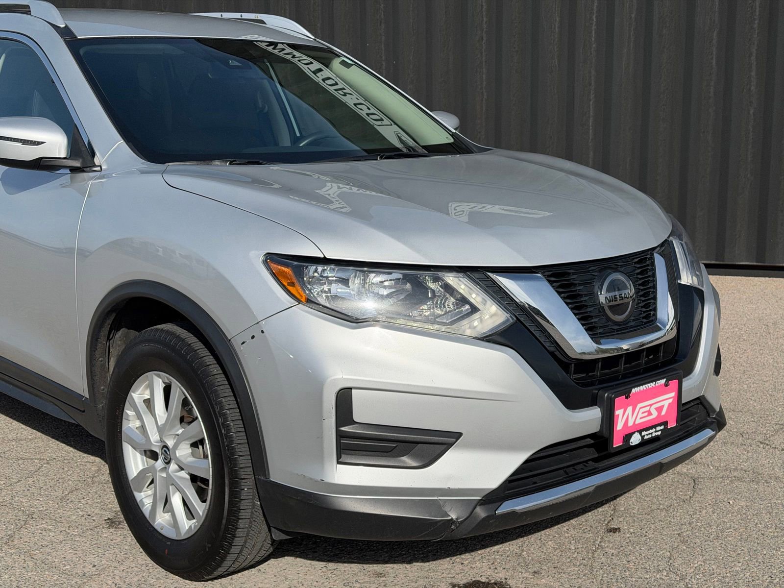 Used 2020 Nissan Rogue SV AWD/4WD image 3