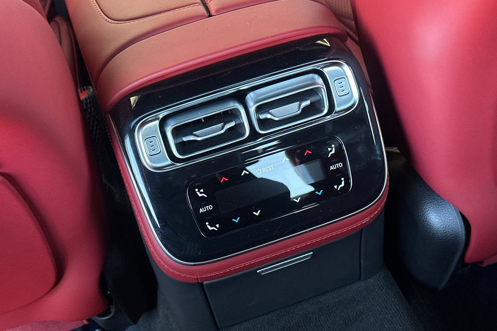 New 2026 Mercedes-Benz S 580 4MATIC Sedan image 25