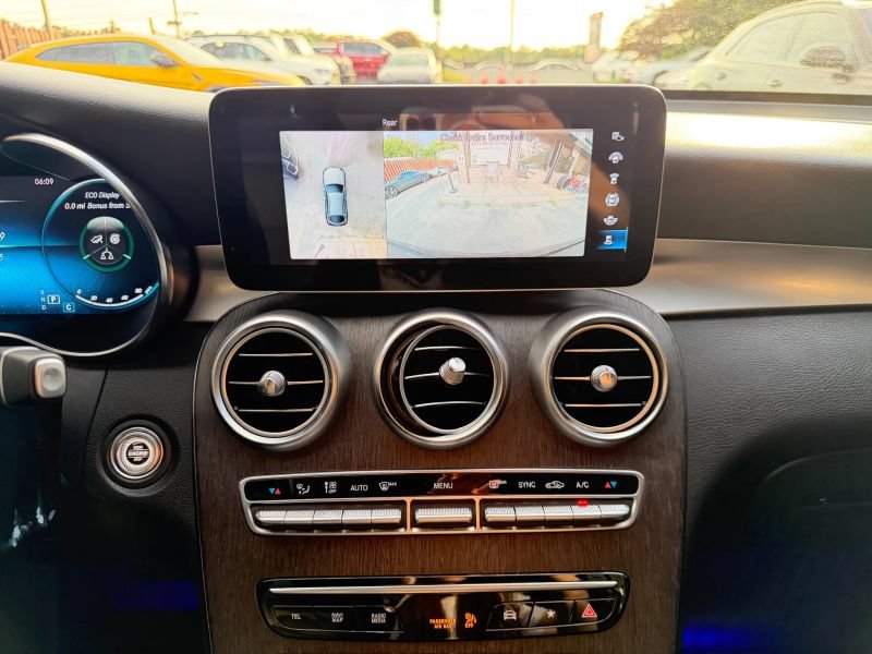 Used 2020 Mercedes-Benz GLC 300 4MATIC Coupe image 23