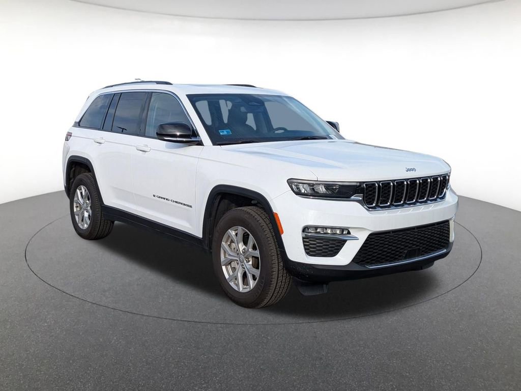 Used 2024 Jeep Grand Cherokee Limited AWD/4WD image 1