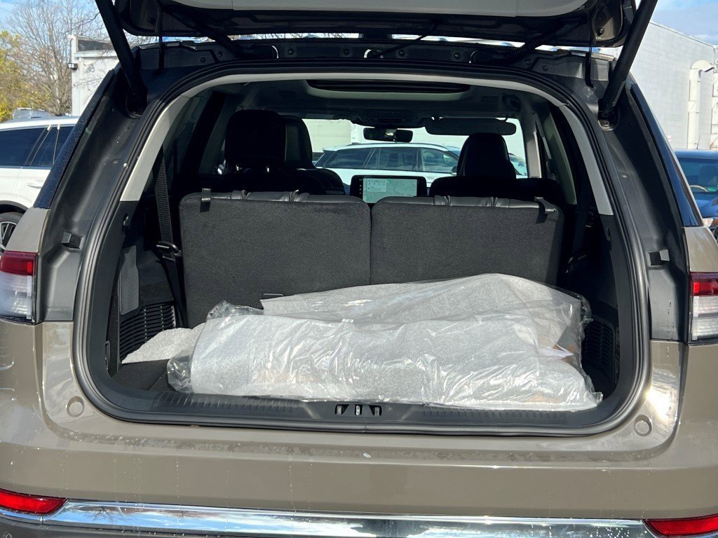 New 2026 Lincoln Aviator Reserve w/ Luxury Package image 15