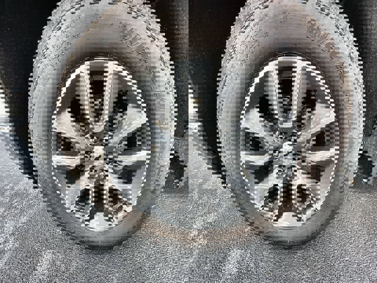 Used 2021 Chevrolet Silverado 1500 LTZ w/ Technology Package image 34