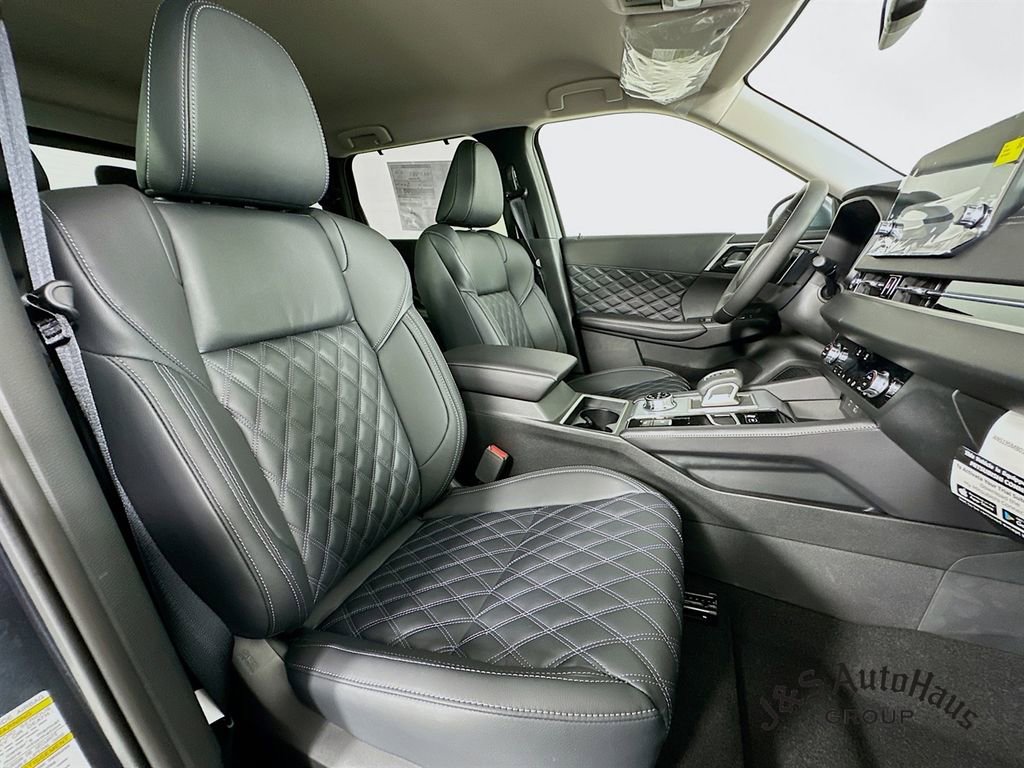 Used 2024 Mitsubishi Outlander SEL image 34