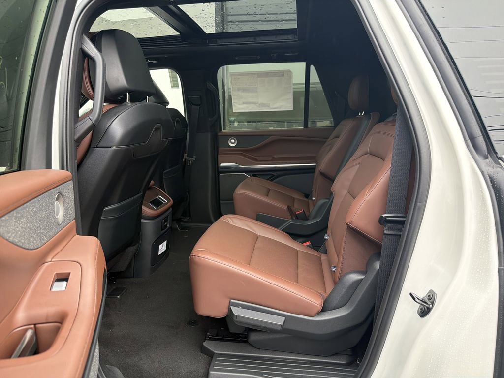 New 2026 Lincoln Navigator L Reserve image 6
