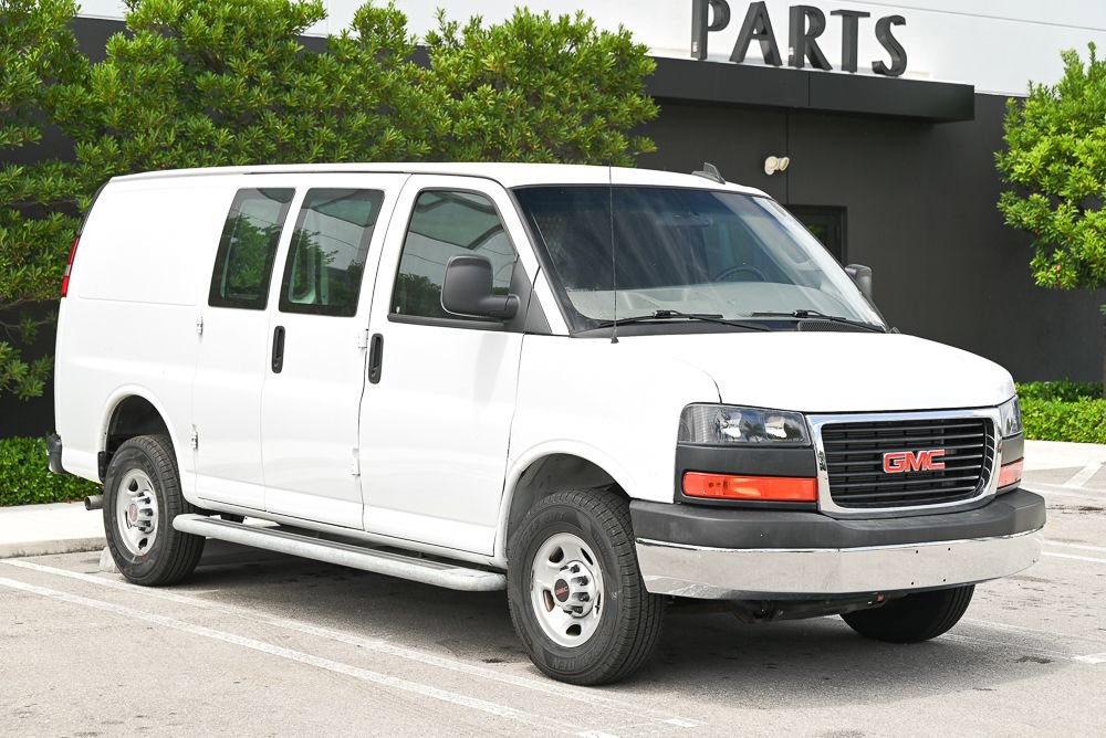 Used 2024 GMC Savana 2500 w/ Driver Convenience Package image 3