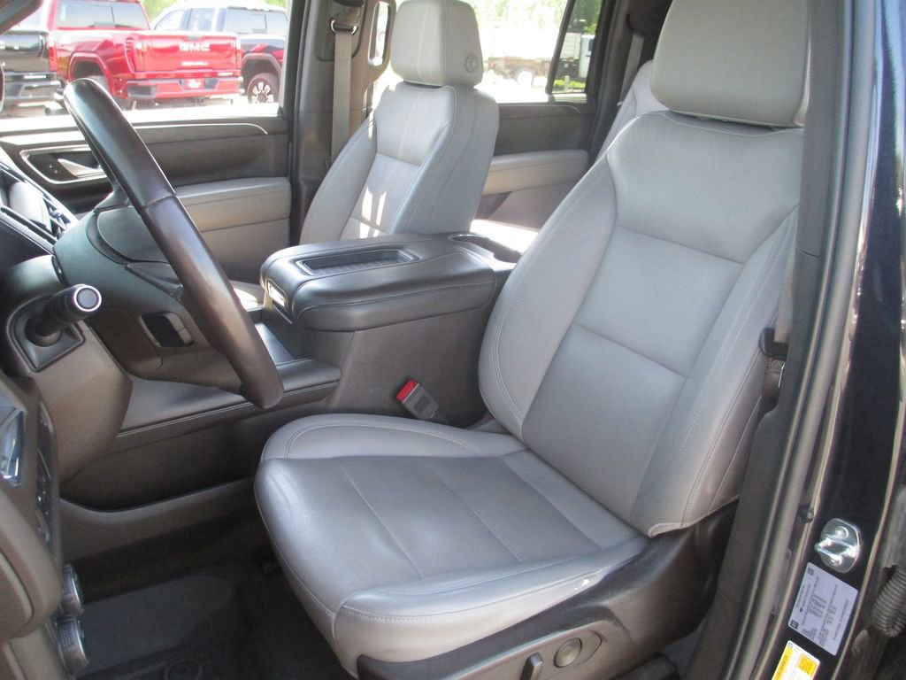 Used 2023 Chevrolet Suburban LT AWD/4WD image 19