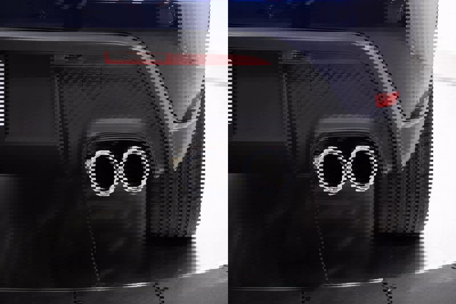 Certified 2025 Porsche Macan image 35