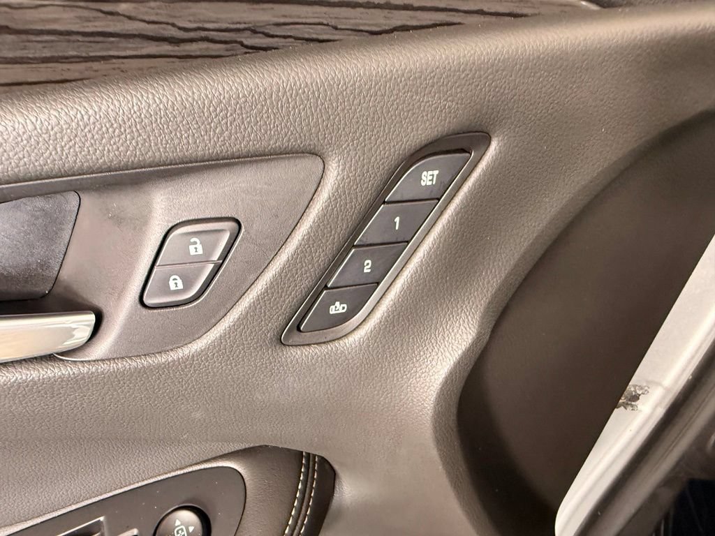 Used 2017 Buick Envision Essence FWD image 29