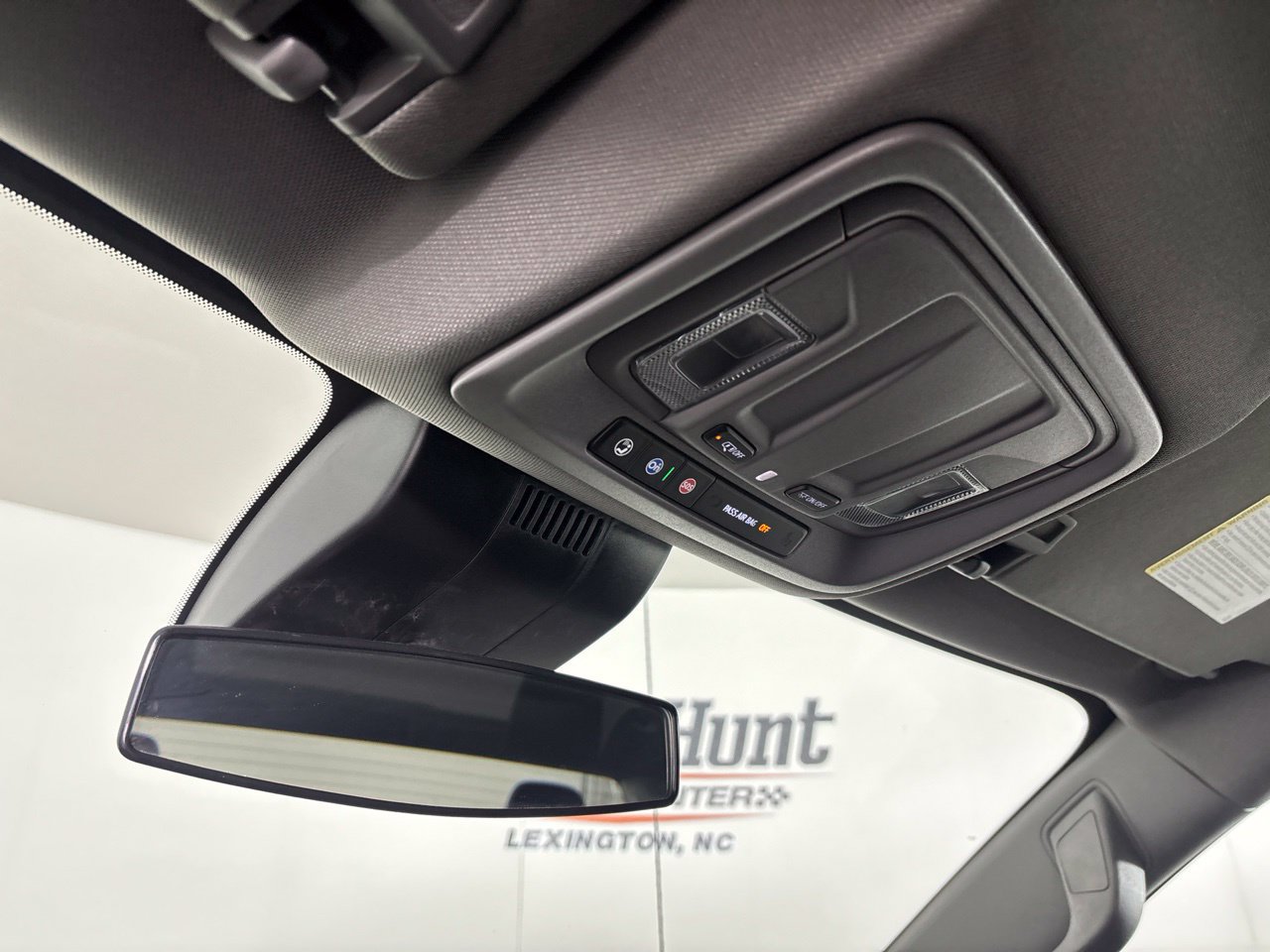 Used 2025 Chevrolet Silverado 1500 LT AWD/4WD image 19