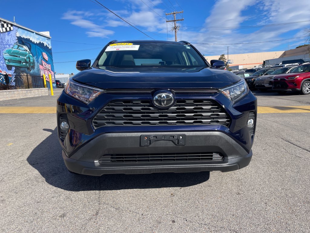Used 2019 Toyota RAV4 XLE Premium AWD/4WD image 8