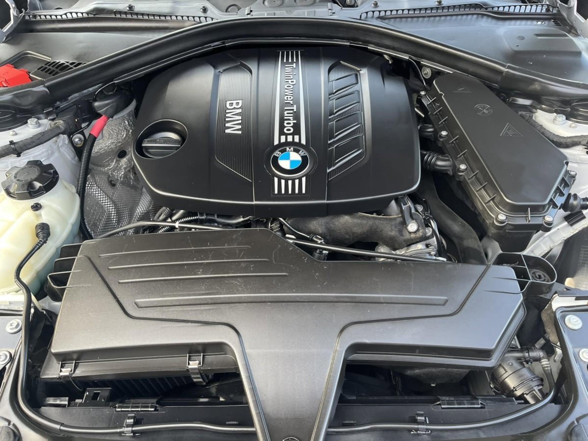 Used 2014 BMW 328d xDrive Sedan AWD/4WD image 9