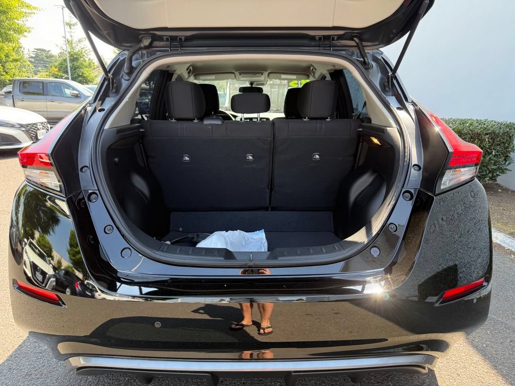 Certified 2025 Nissan Leaf S FWD image 9
