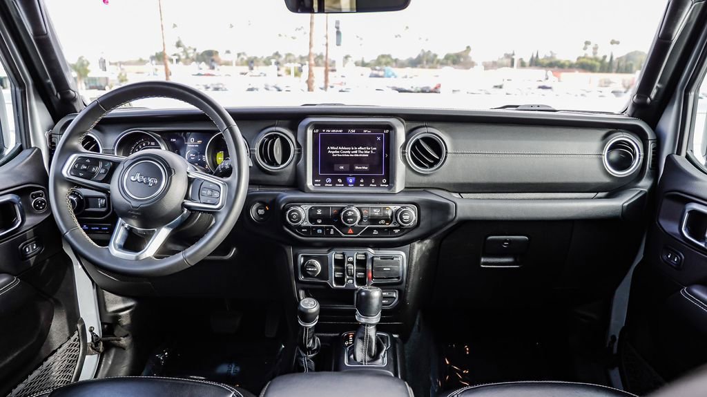 Used 2023 Jeep Wrangler Unlimited Sahara image 15
