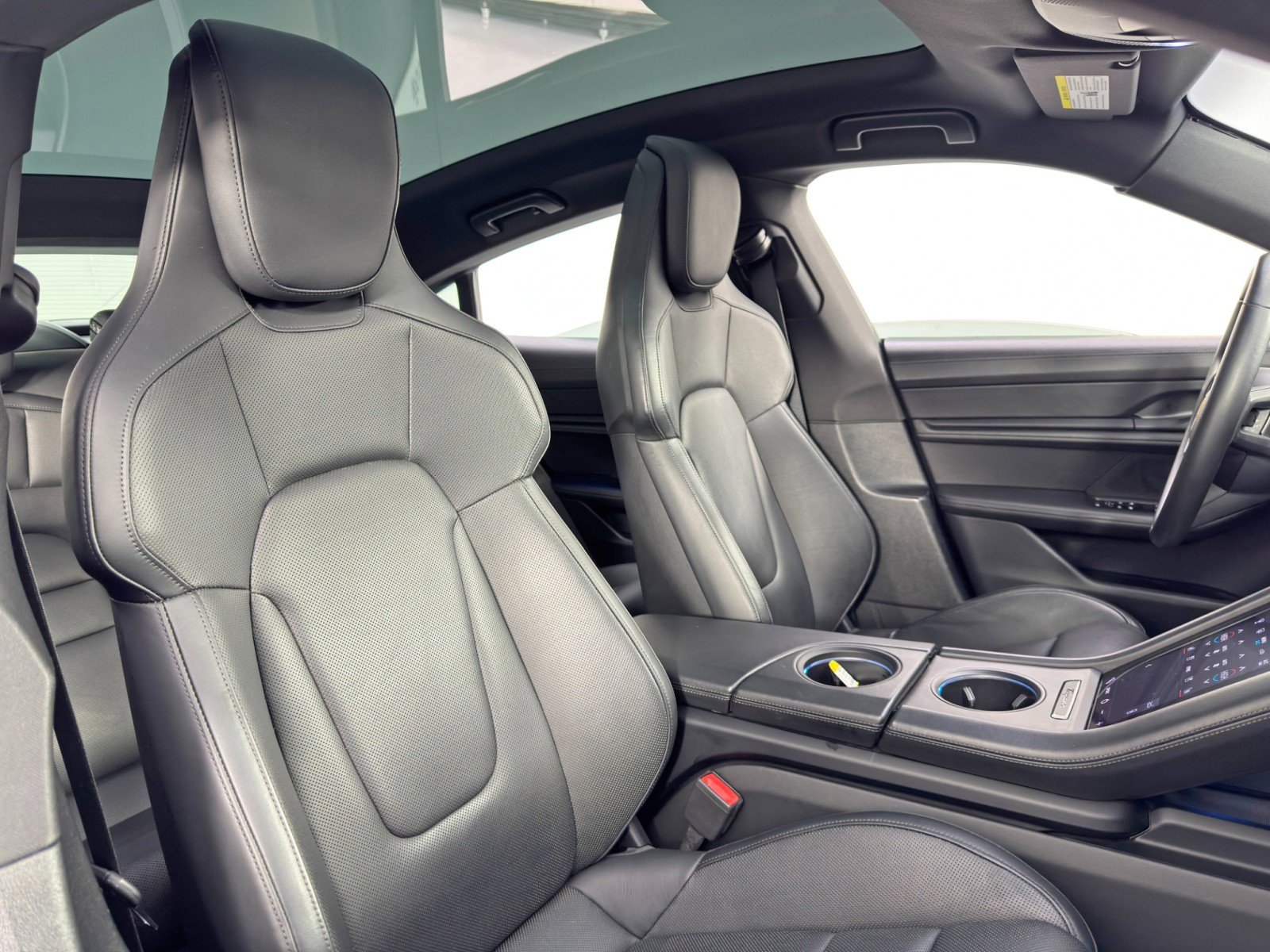 Used 2020 Porsche Taycan 4S image 39