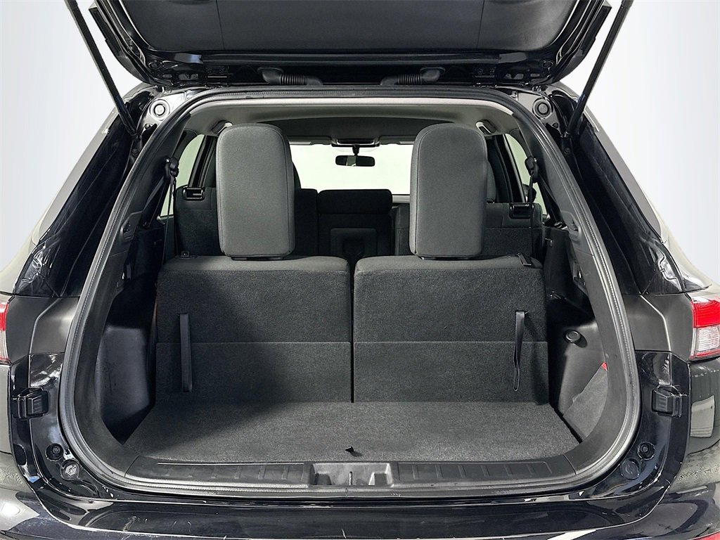 Used 2024 Mitsubishi Outlander ES image 16