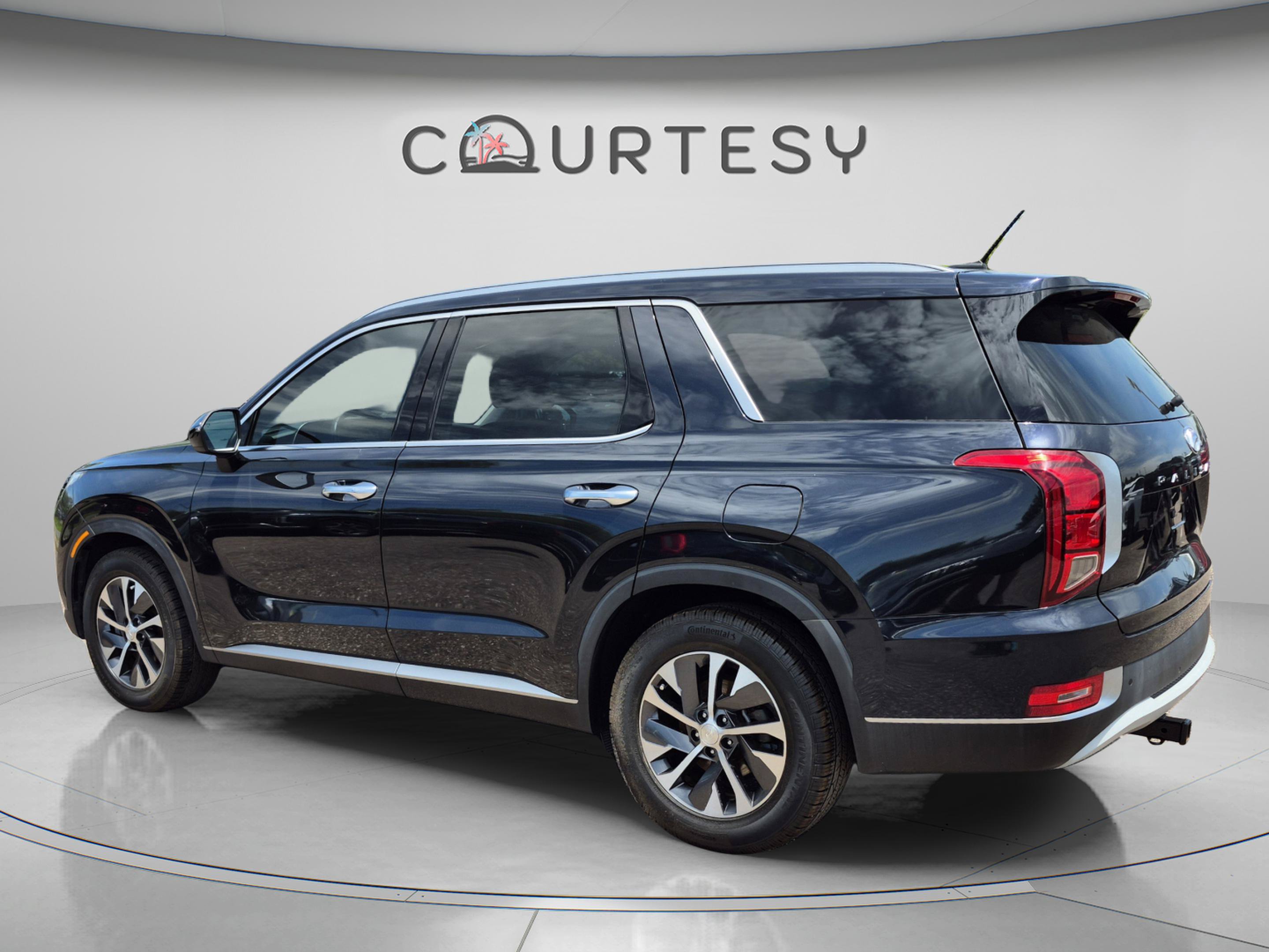 Used 2021 Hyundai Palisade SEL FWD image 3