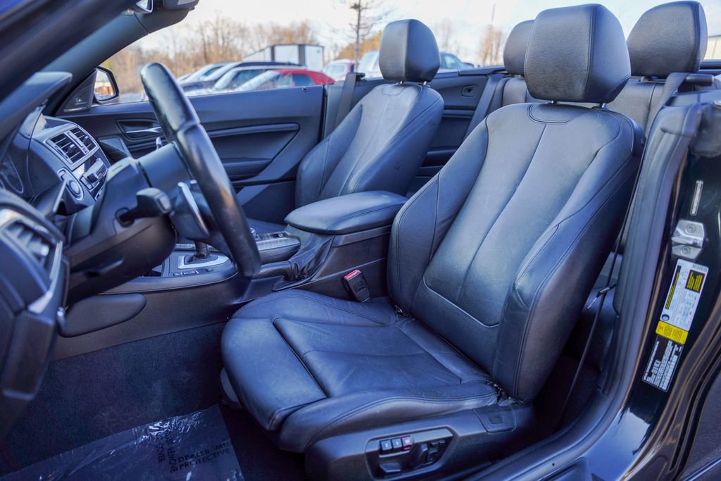 Used 2015 BMW M235i Convertible image 19