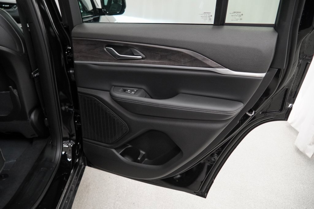 New 2025 Jeep Grand Cherokee Limited w/ Trailer Tow Package image 32