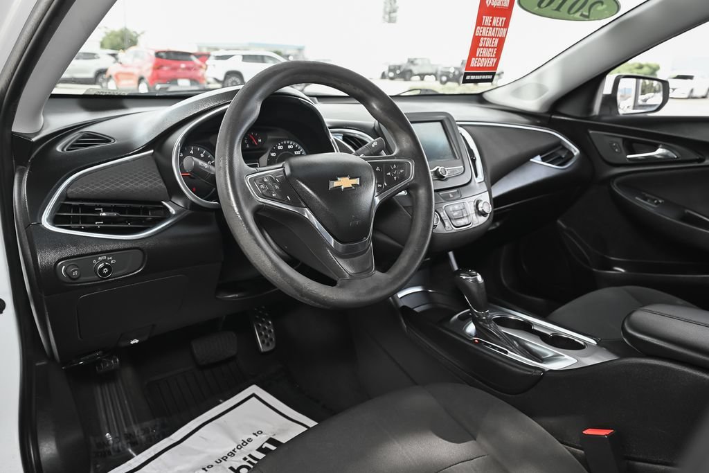 Used 2016 Chevrolet Malibu LT FWD image 12