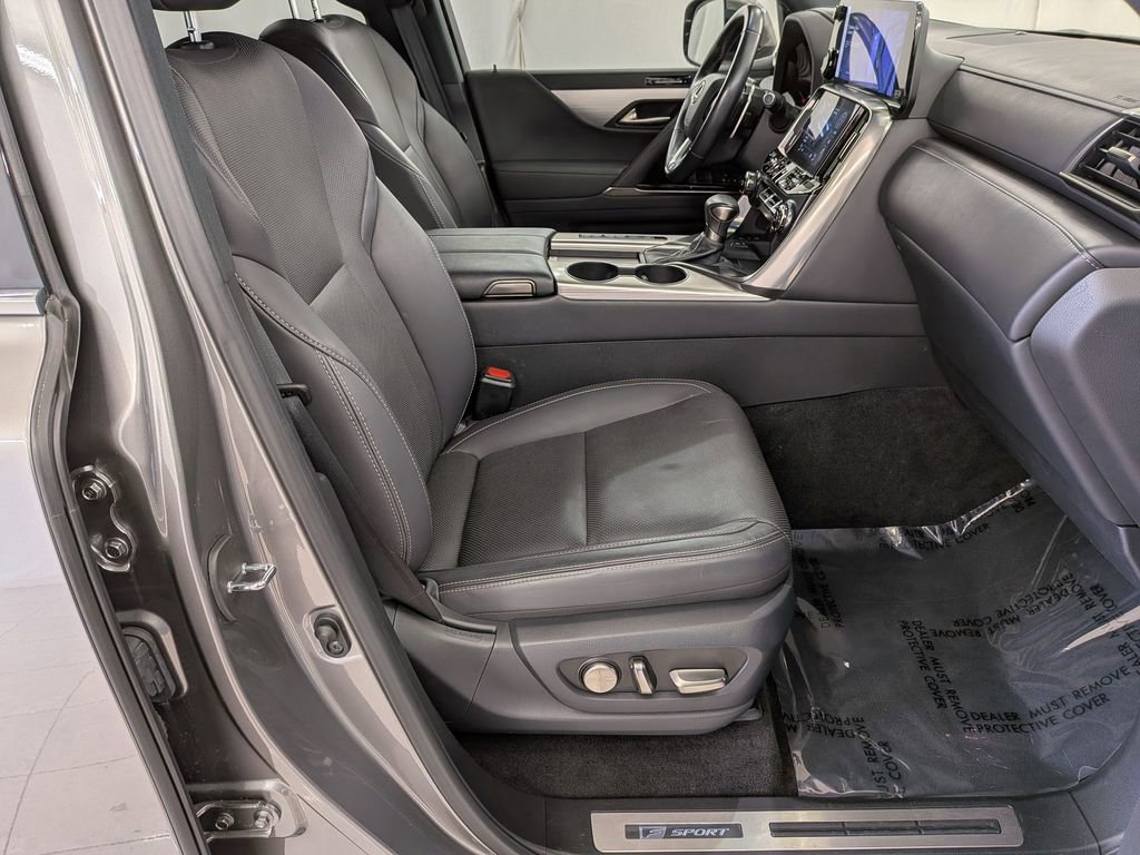Used 2023 Lexus LX 600 F Sport AWD/4WD image 38