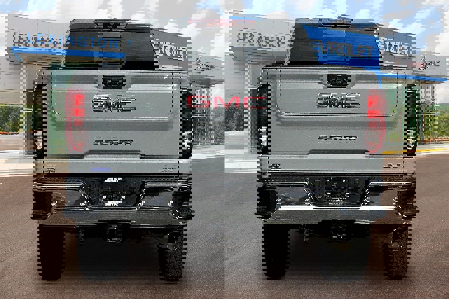 Used 2025 GMC Sierra 2500 SLE w/ SLE Value Package; image 4