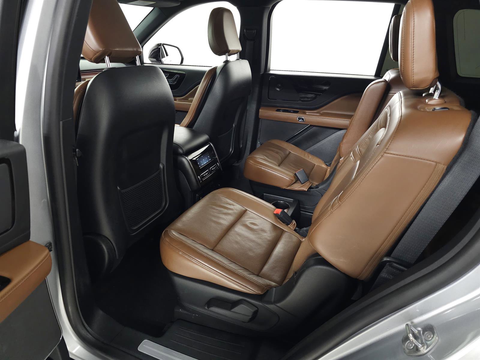 Used 2021 Lincoln Aviator Grand Touring w/ Elements Package Plus AWD/4WD image 31