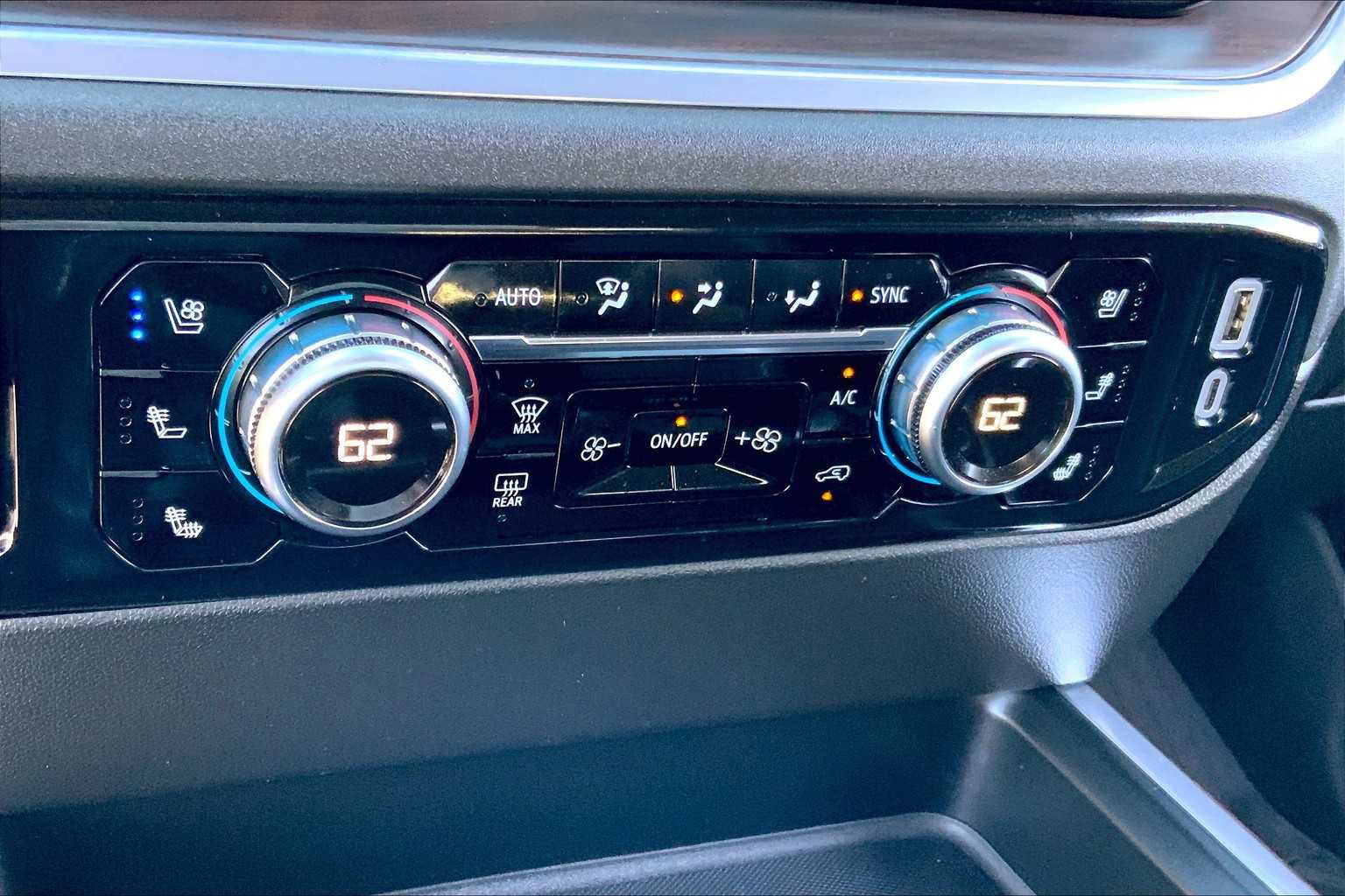 Used 2024 GMC Sierra 2500 SLT w/ SLT Premium Package image 57