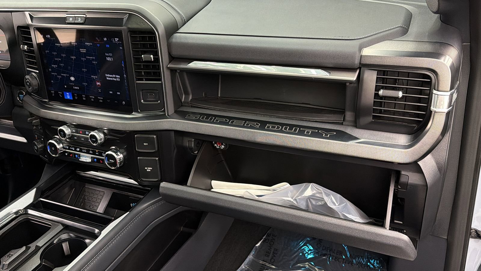 Used 2026 Ford F450 Platinum w/ FX4 Off-Road Package image 41