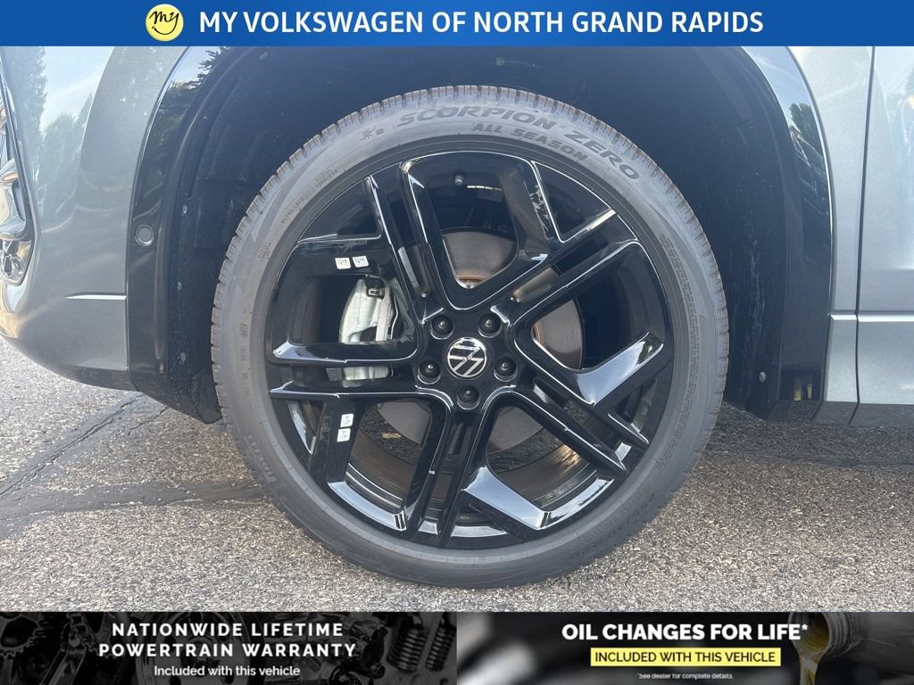 New 2026 Volkswagen Tiguan SE R-Line AWD/4WD image 10